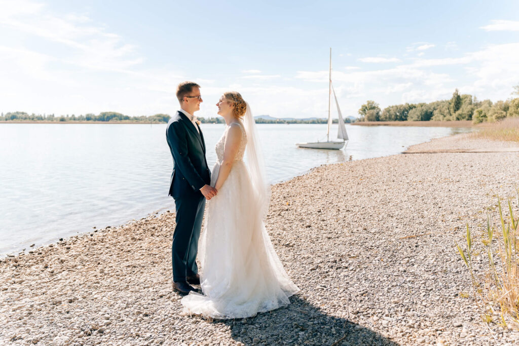 Brautpaar Hochzeitsfotos am Bodensee Julia Herrmann Fotografie